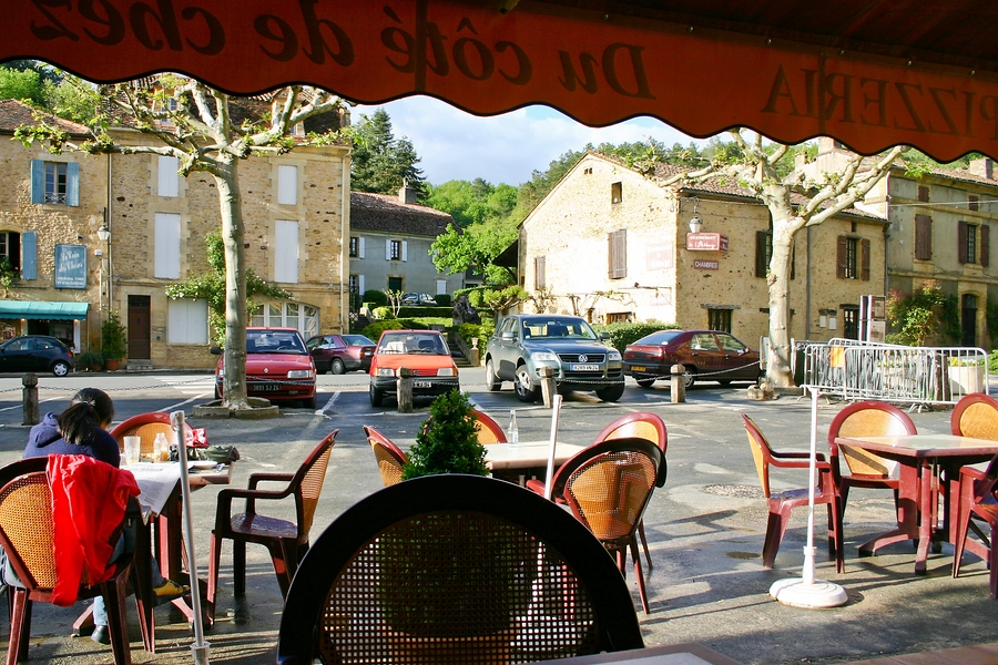 Cadouin - Place de l'Abbaye